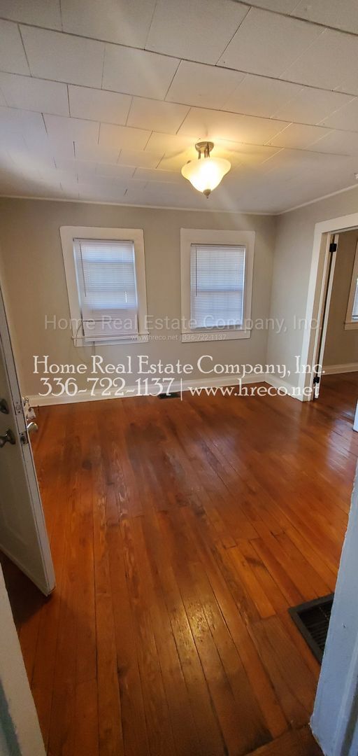 Photo - 2712 Ludwig St