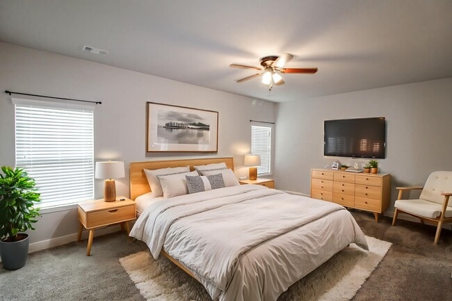 Photo - 412 Coles Way