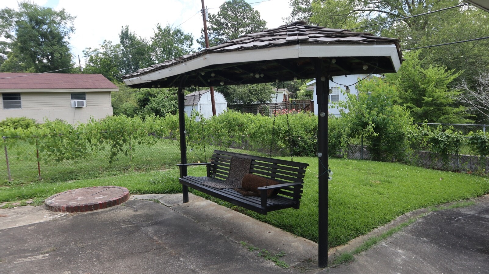 Photo - 225 Hillmoor Ln