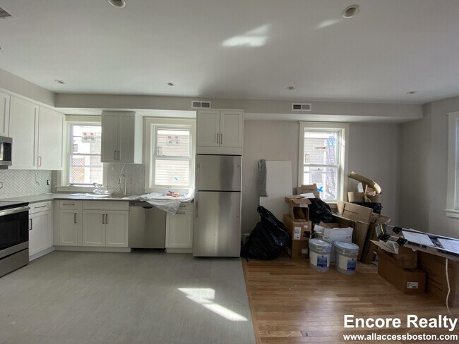 Photo - 70 Spring St Unit 2