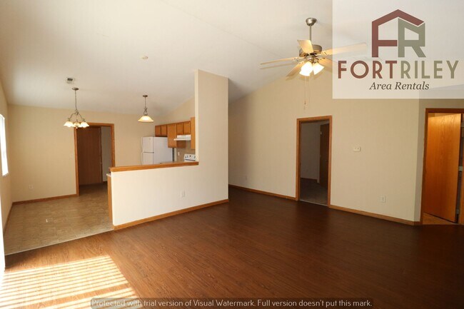 Photo - Town house for rent!