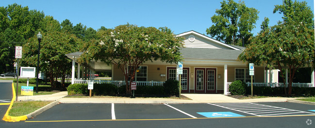 Building Photo - Forest Creek SR Rental