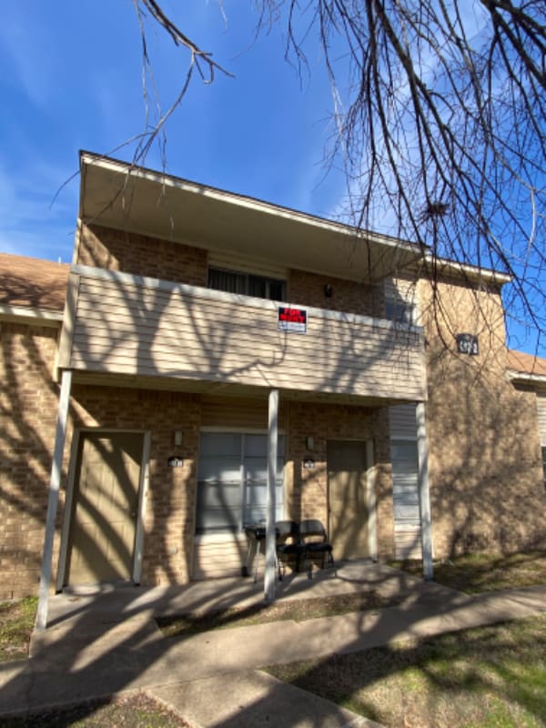 Photo - 402 Summer Ct