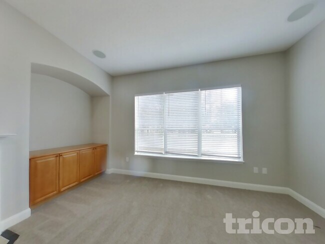 Photo - 821 Songbird Dr