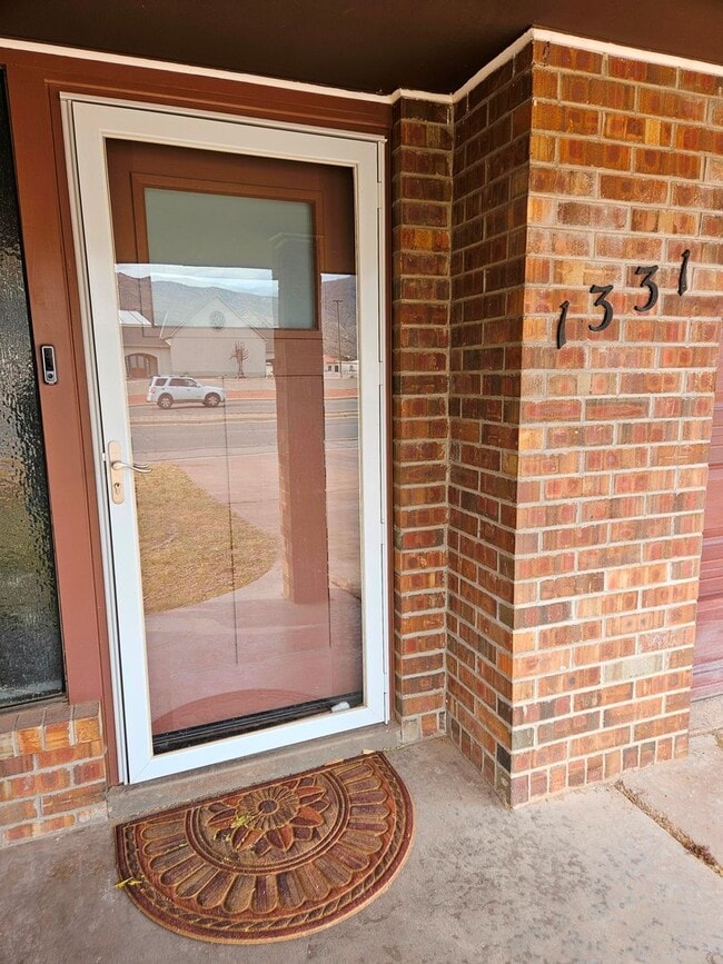 Photo - Beautiful 4 Bedroom / 2 Bath Large Home with Refrigerated Air