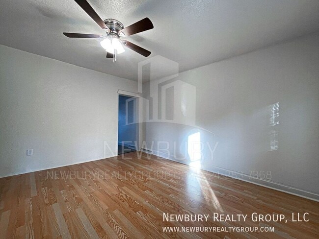 Photo - 33 Hickory St