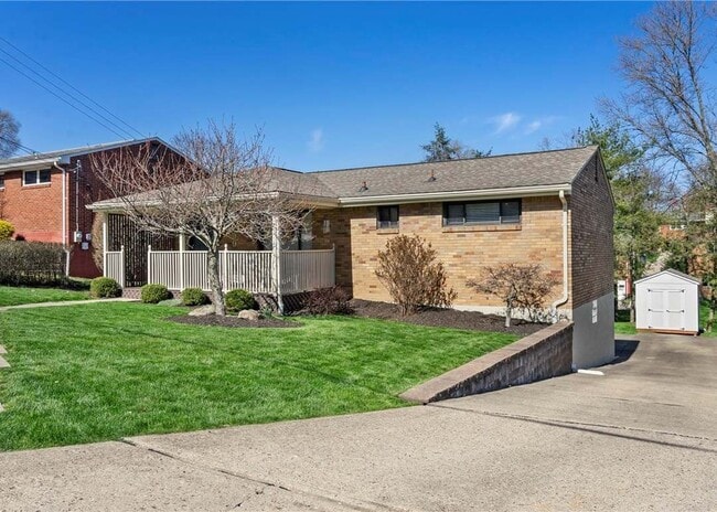 Photo - 699 Doris Dr