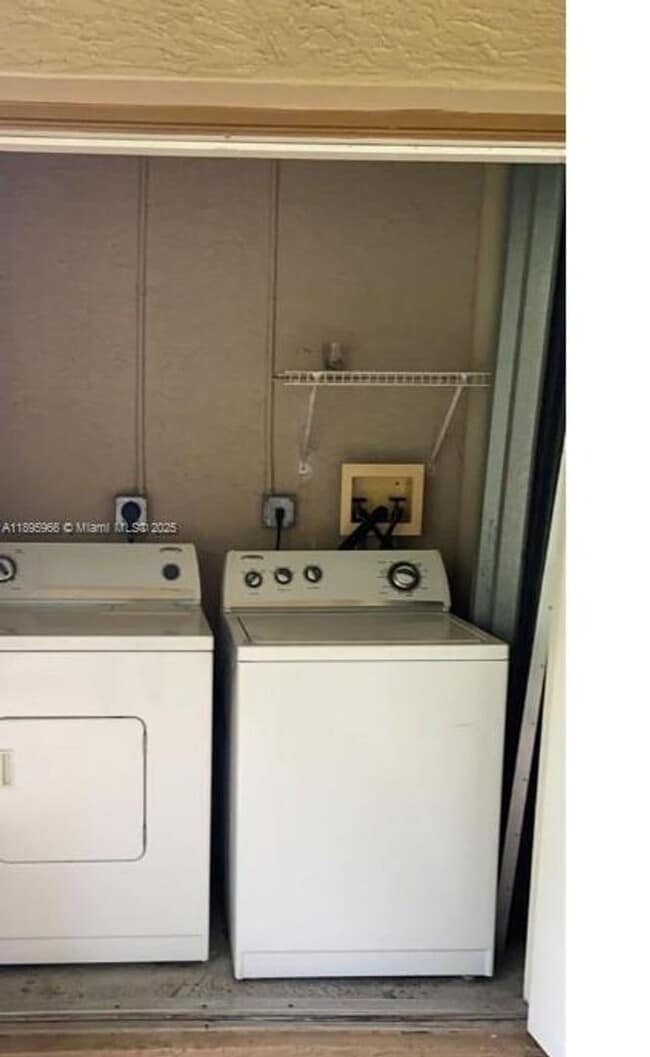 Building Photo - 230 SW 117th Terrace