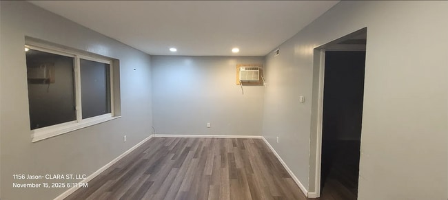 Photo - 1156 Jason Ave