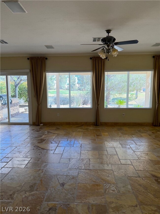 Photo - 7826 Lyrebird Dr