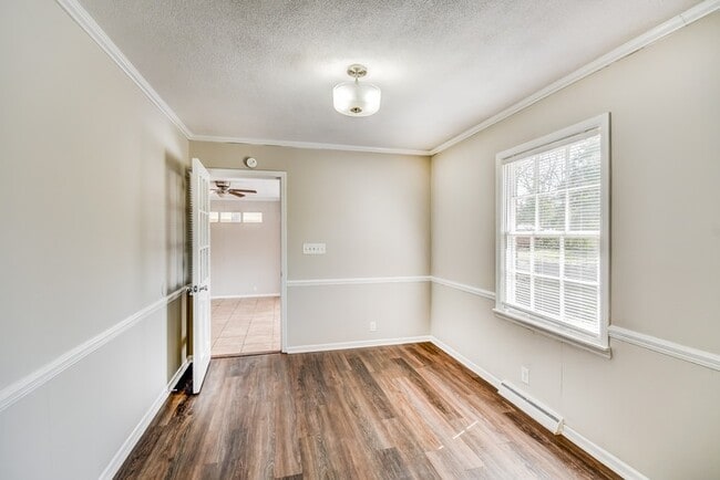 Photo - 1804 Fultonbrook Rd