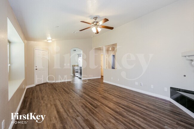 Photo - 890 Prairie Grass Dr
