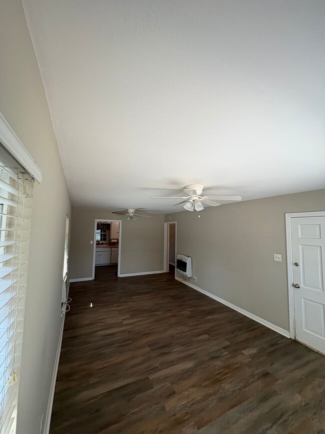 Photo - 211 Latch Dr