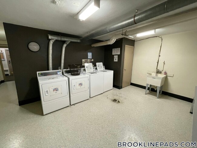 Photo - 222 Babcock St Unidad 2C