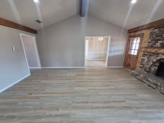 Photo - 5209 95th St