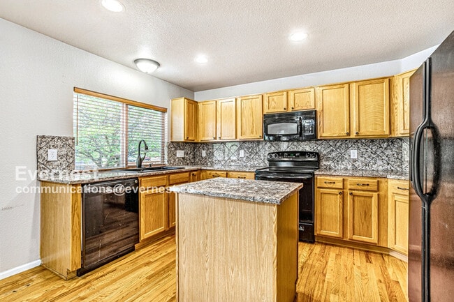 Photo - 13087 Race Ct