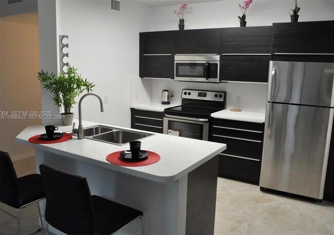 19801 E Country Club Dr Unit 4104