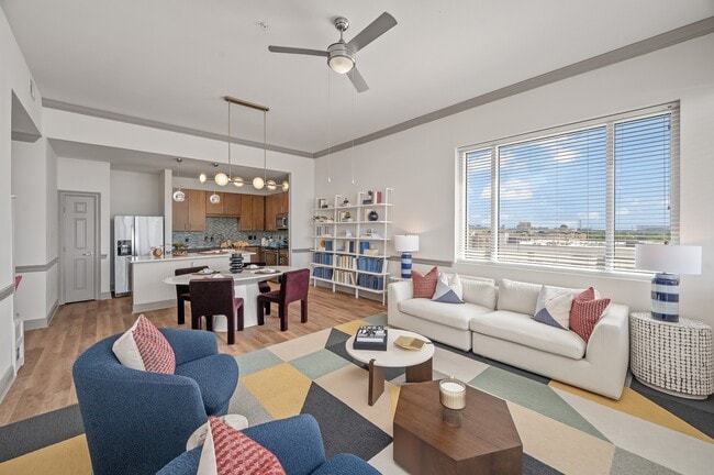 Building Photo - Halstead Rental