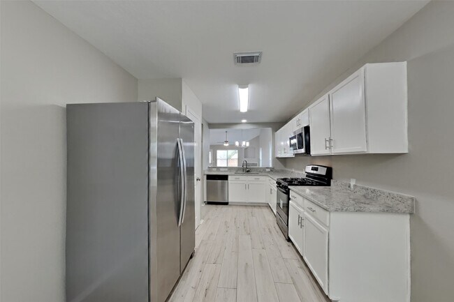 Photo - 6011 Baldwin Elm St