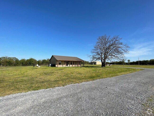 Building Photo - Rural Farm Life Rental