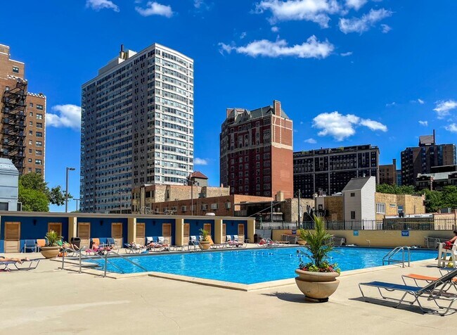 655 W Irving Park Rd Unit 604