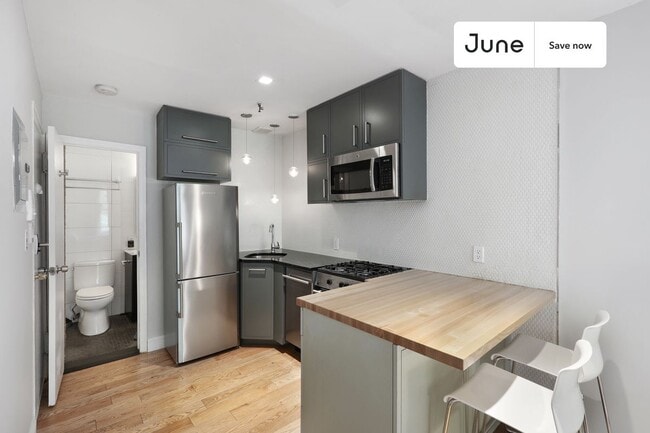 Photo - 491 W 22nd St Unit 4R