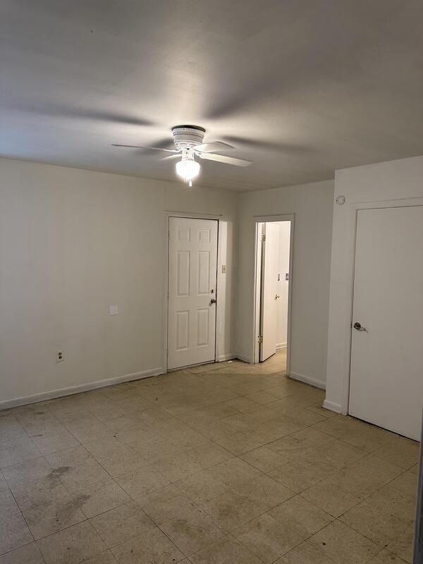 Photo - 808 S Oak St