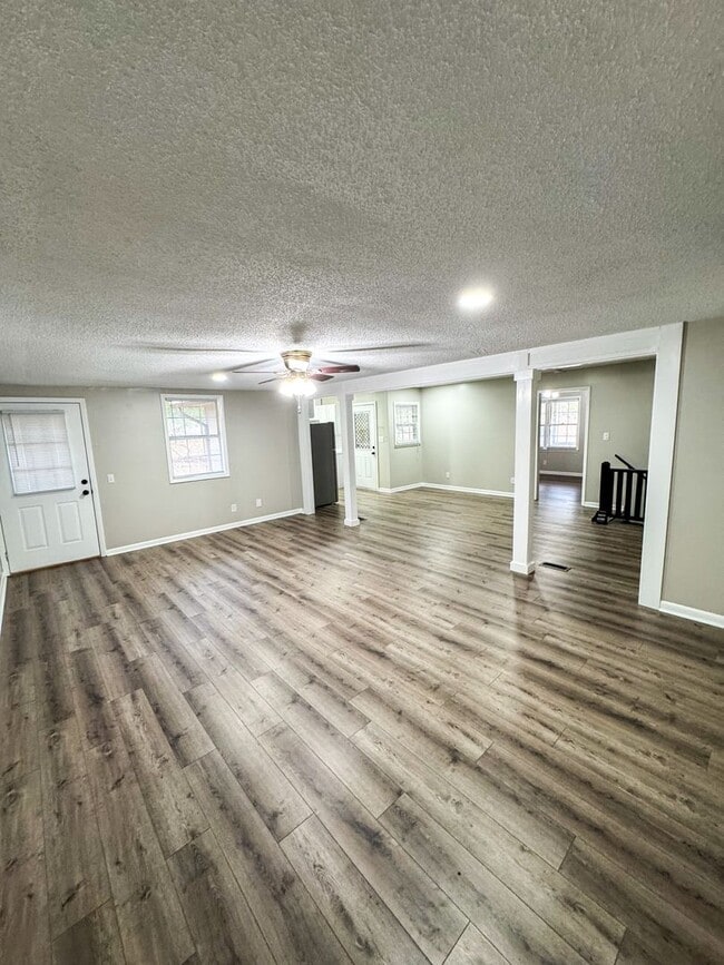 Photo - Spacious 4 Bedroom, 2.5 Bath Home in the Heart of Jacksonville, AL!