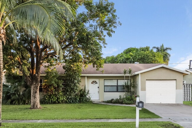 Building Photo - 11460 NW 40th Pl