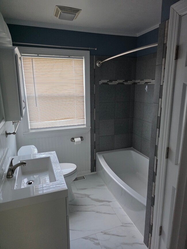 Photo - 5014 Hazelwood Rd