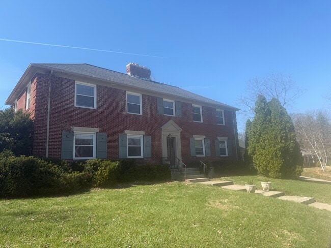Building Photo - 615 Acorn Dr Unit 617