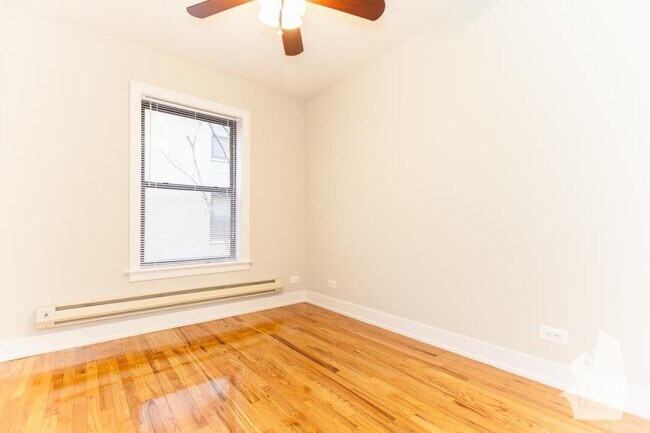 Photo - 2 bedroom in Chicago IL 60657