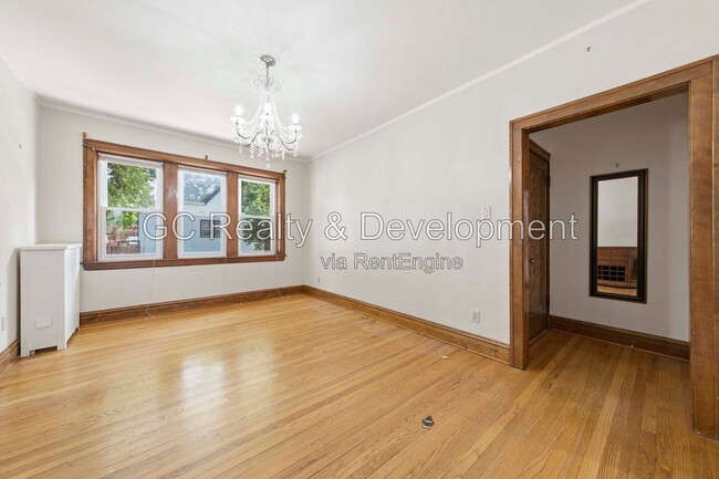 3938 N Lockwood Ave Unit 3938 1