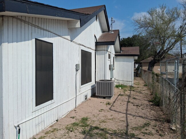 Photo - 228 W Kelly Ave