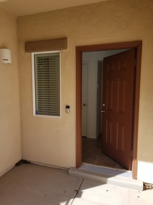 Building Photo - 14 Carson Valley Way Unit 14 Carson Valley way