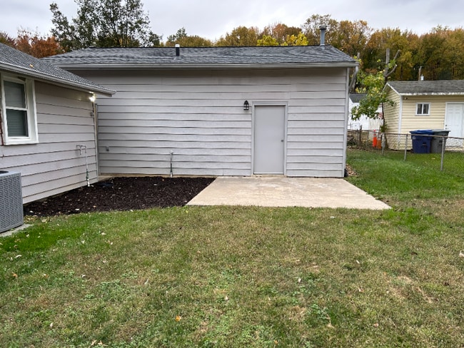 Photo - 5520 Halwis St