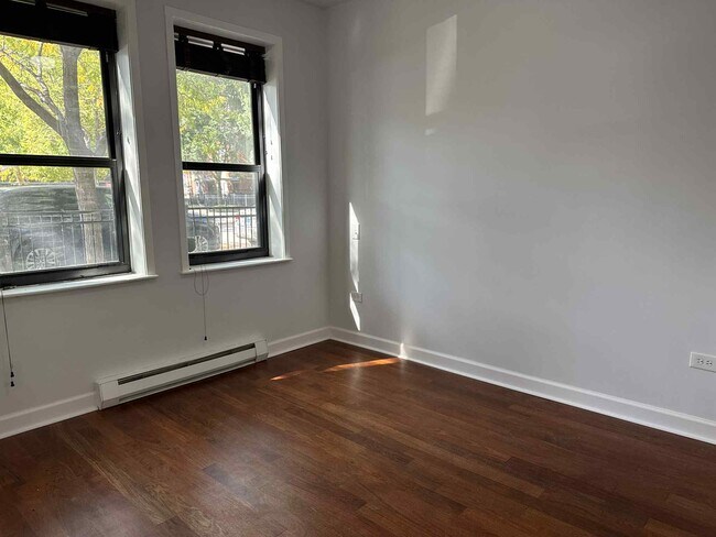 Photo - 1153 N Cambridge Ave