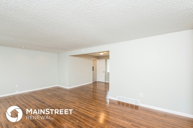 Photo - 2161 Wyandot Dr