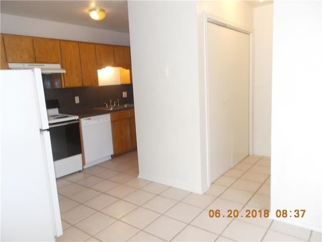 Photo - 1210 D Industrial Unit D