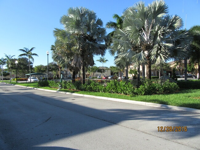Photo - 3370 NE 14th Dr