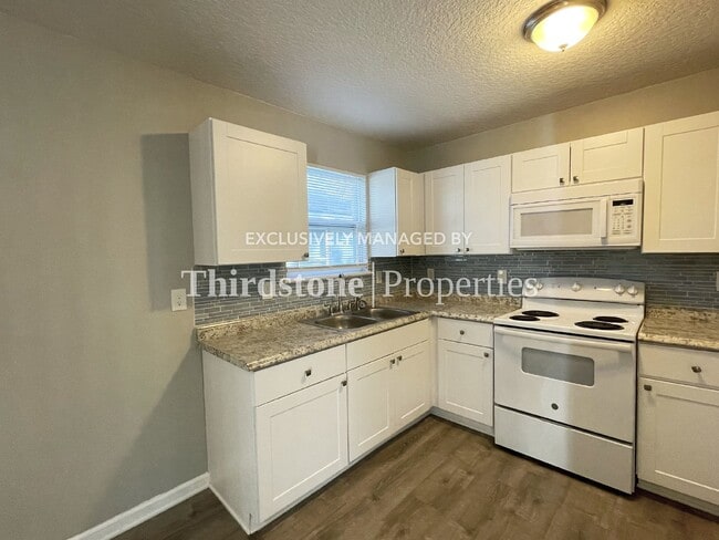 Photo - 371 Smith St