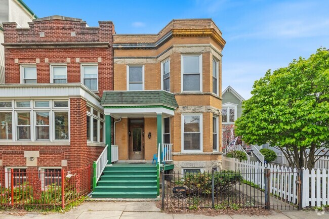 Building Photo - 1705 W Henderson St Rental