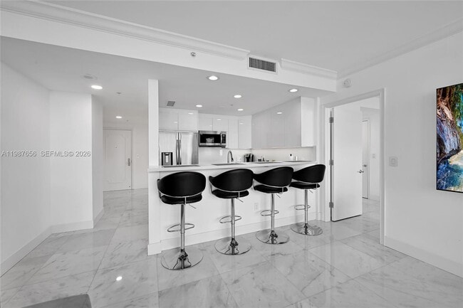 Photo - 3350 SW 27th Ave Unidad 1908