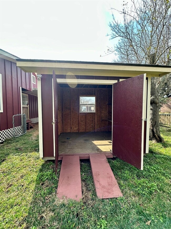 Photo - 5506 David St