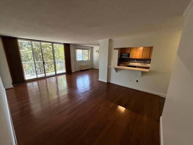 Main Living Area 2 - 2059 Huntington Ave Unit Huntington  #215