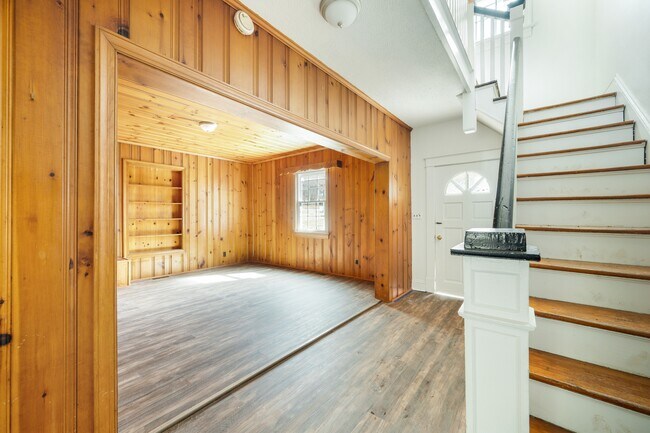 228 Newcomb Dr