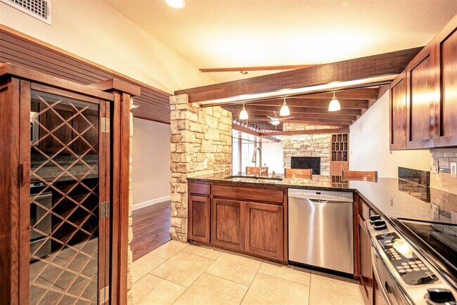 Photo - 1615 Elmhurst Dr