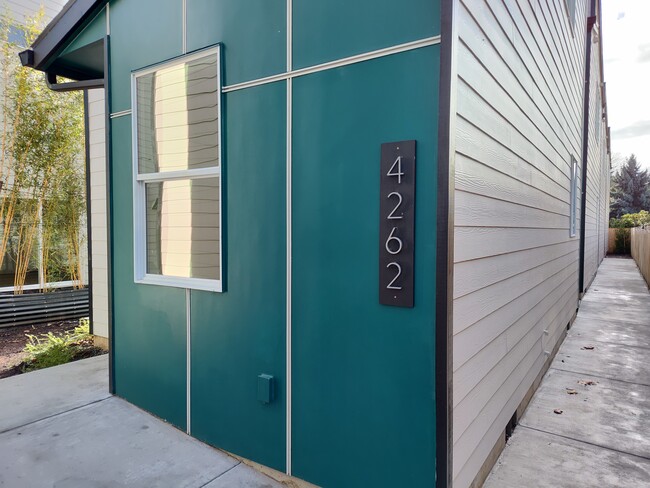 Photo - 4262 NE Going St