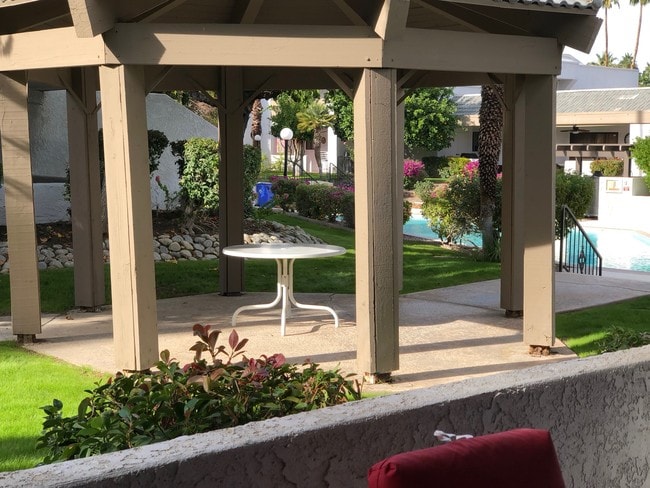 Piscina cercana - 5301 E Waverly Dr Unidad 217