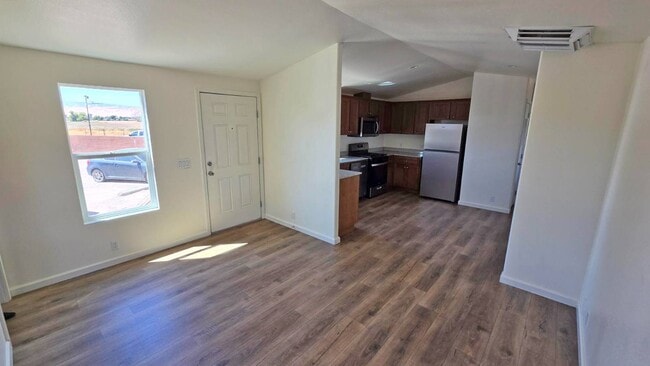 Photo - 1281 Elizabeth St